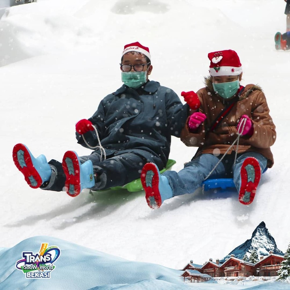 Liburan Awal Tahun dengan Promo Seru Wisata Transpark Juanda Snow Town